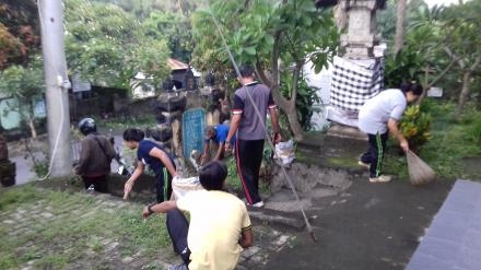 Pemerintah Desa Nagasepaha Mengadakan Gerakan Bali Resik Sampah 