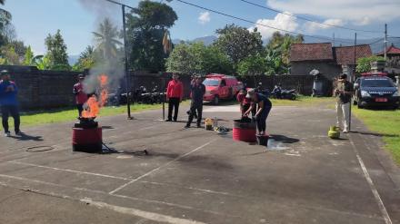 Pelatihan dan Simulasi Bahaya Kebakaran